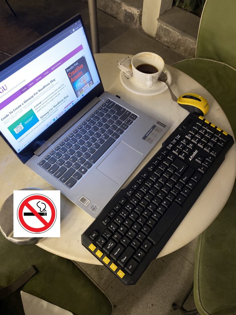 My Blogging Setup at L'Opéra Salon de Thé, Epicuria, Nehru Place, New Delhi